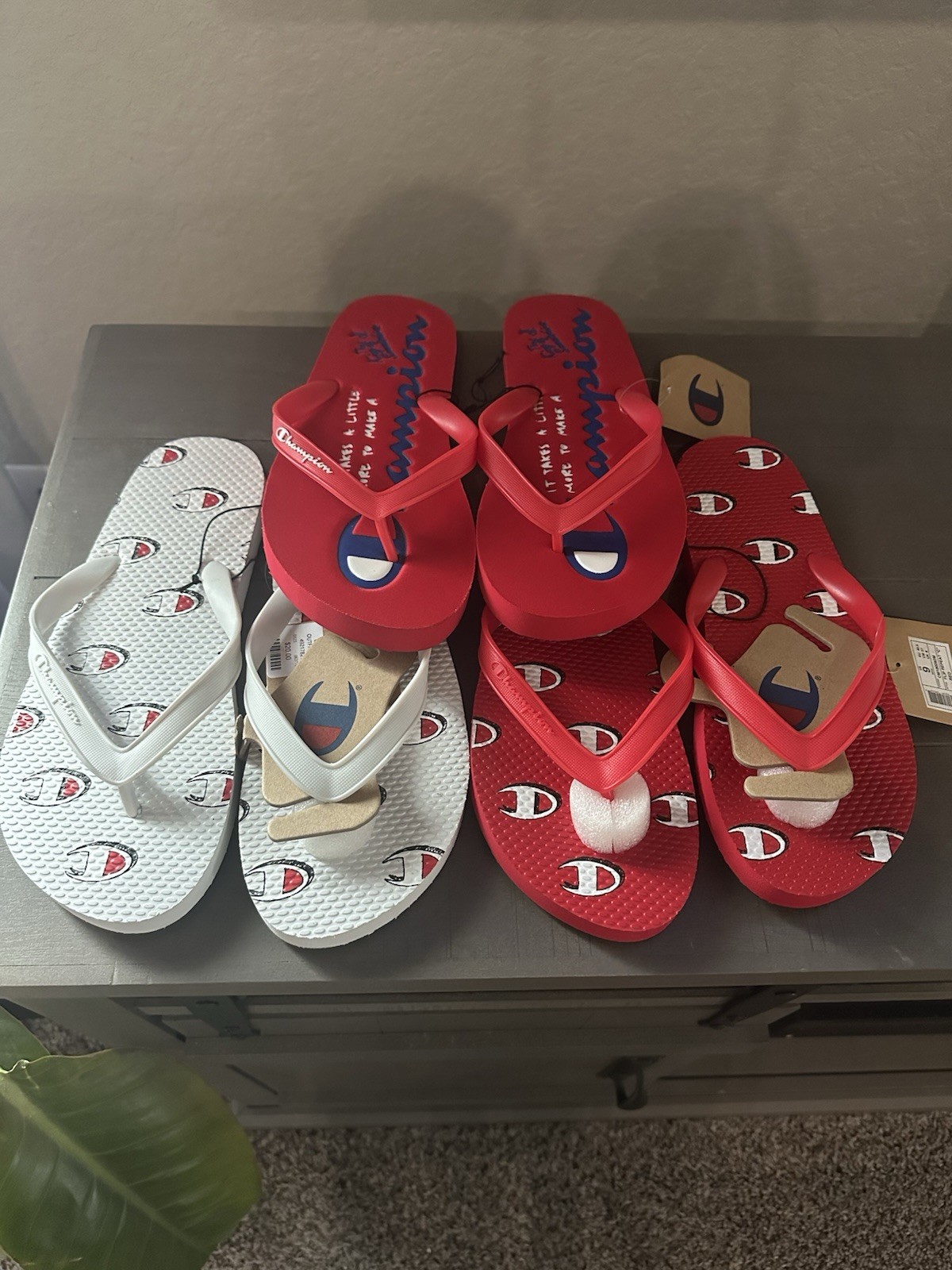 Lotto di 3 Sandali infradito Champion da uomo nuovi con etichette taglia 9 US e 10 US