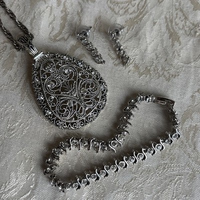 Park Lane Impression Bracelet Earrings & Premier Designs Pendant & Sarah Cov