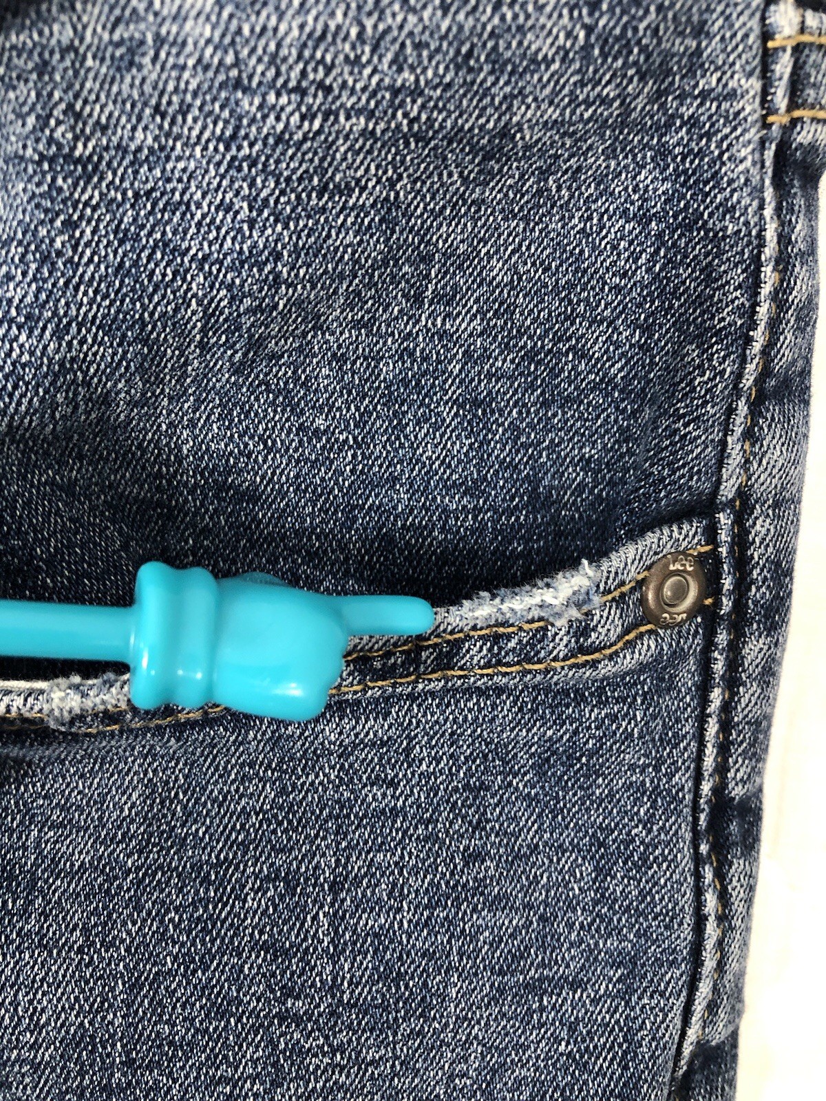 Lee Jeans Men's 44x29 Denim Blue Extreme Motion MVP Relaxed Fit Straight (41x27) thumbnail 4