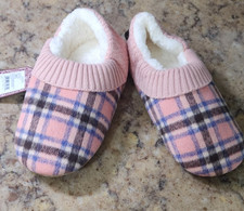 Muk Luks Womens Slippers Pink Plaid L 9-10 Cozy Faux Fur Lining NWT