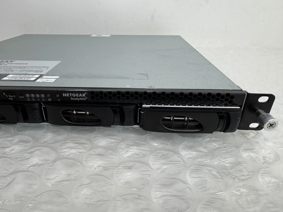 NetGear RNR-4B RN3138 4-Bay Advanced Network Storage - Image 3 of 4