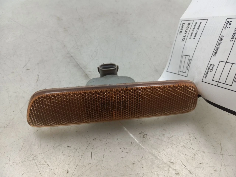 1999 LEXUS RX300 PASSENGER SIDE REAR SIDE MARKER - Image 3 of 4