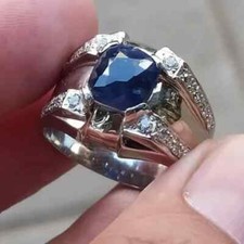 Handmade item Materials: Silver Gemstone: Onyx Gem colour: Green Band colour: Si