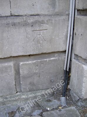 Photo 12x8 Benchmark in Argyle Street Bath/ST7464 A fairly new-looking (i c2011