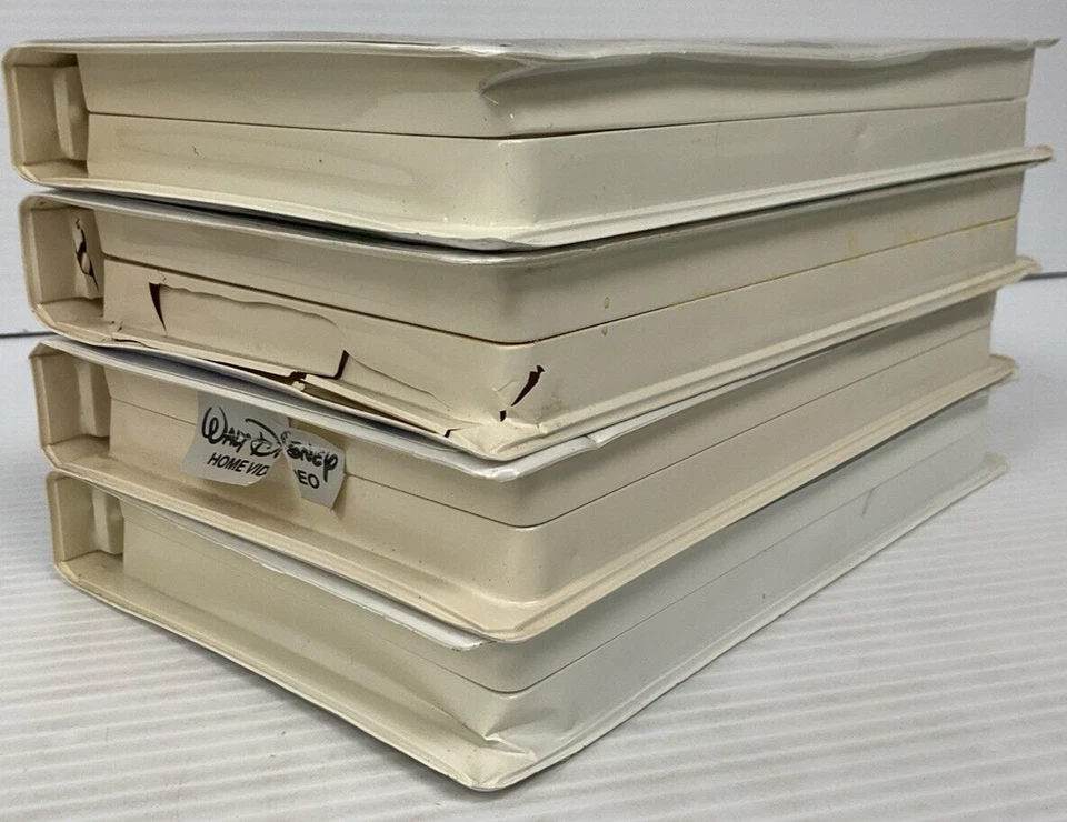 Winnie The Pooh Lot of 4 VHS Movies in Clamshells ~ Titles in description - Image 4 of 4