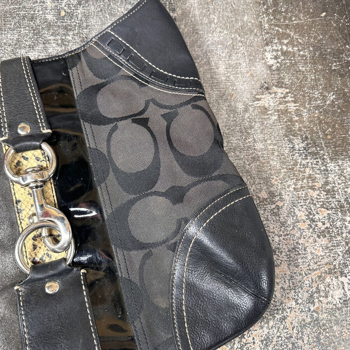 COACH F06K-10260 SIGNATURE BLACK CANVAS PYTHON STRIPE COACH F06K-10260 SIGNATURE BLACK CANVAS PYTHON STRIPE