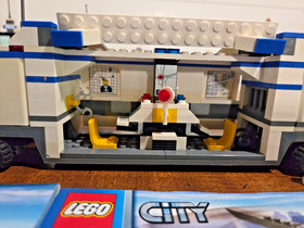 LOT OF 4 LEGO CITY POLICE COMMAND CENTER  7743 WITH SETS 7287, 7286, & 7741