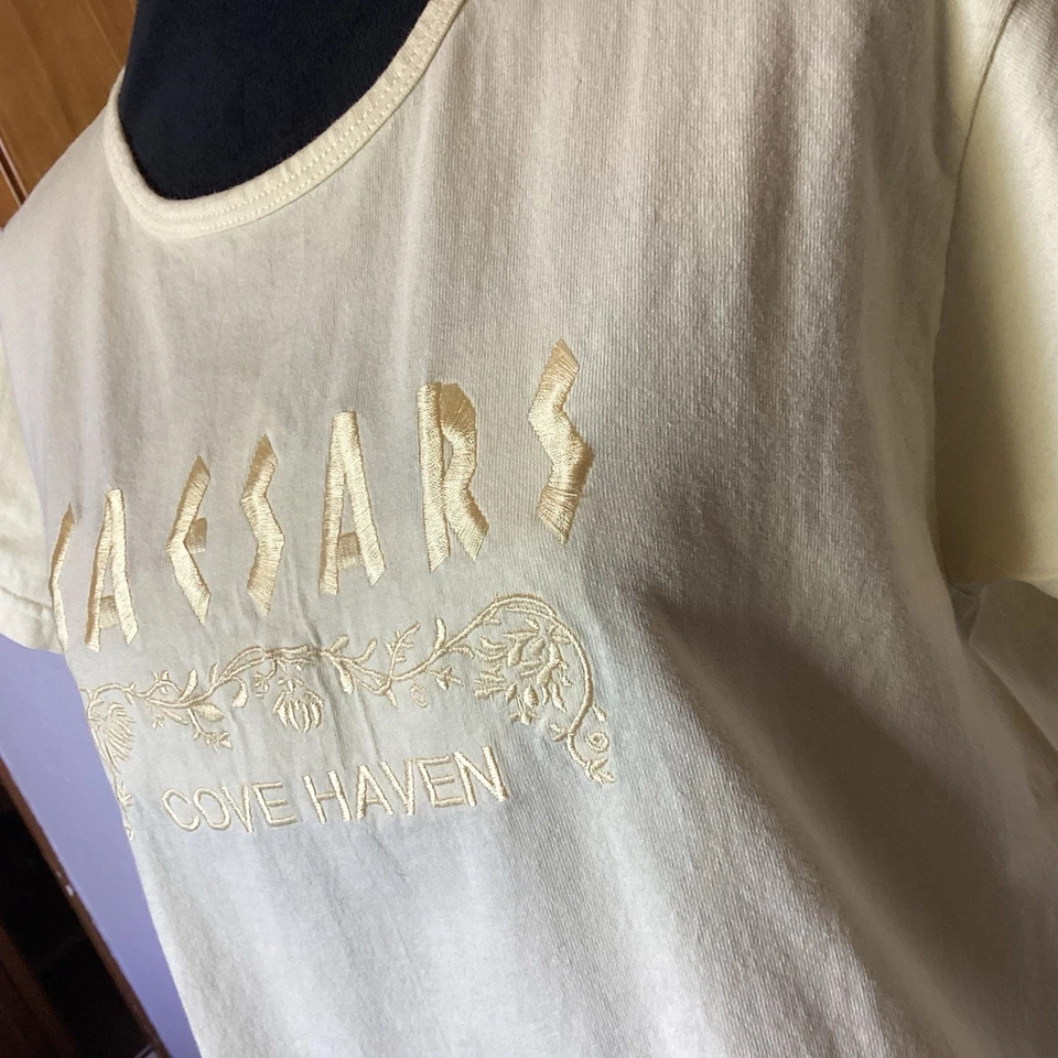 VTG Caesar’s Palace Cove Haven MED Short Sleeve USA Made T-Shirt Embroidered - Image 4 of 4