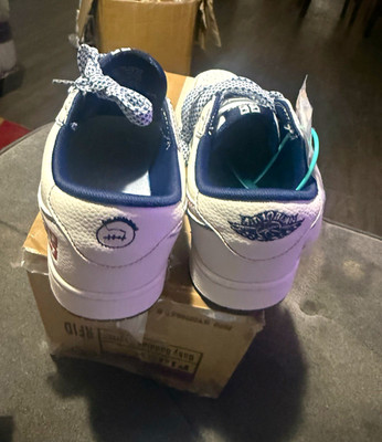 Givenchy Wing Low Low Top Lace-Up Men's Sneakers White/Blue Leather 611488-048