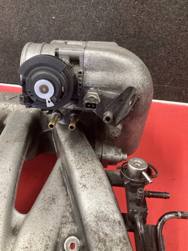 Coletor de admissão Volkswagen Transporter T4 021133223AF 2.8 VR6 021133064A VW - Imagem 2 de 4