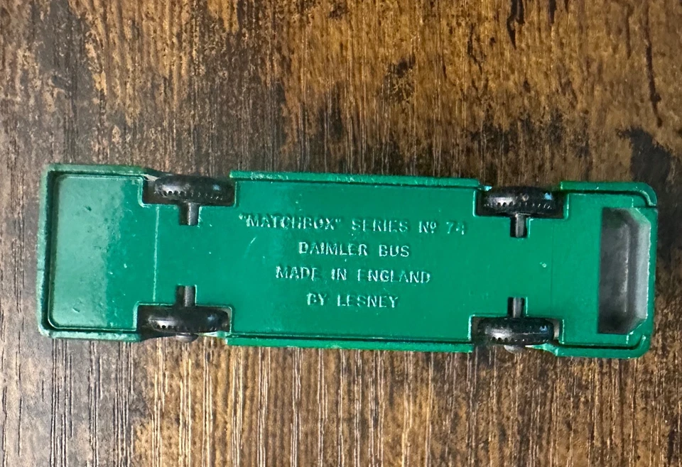 Esso Daimler 伦敦绿色巴士火柴盒额外汽油 1966 #74  — 第 2/4 张图片