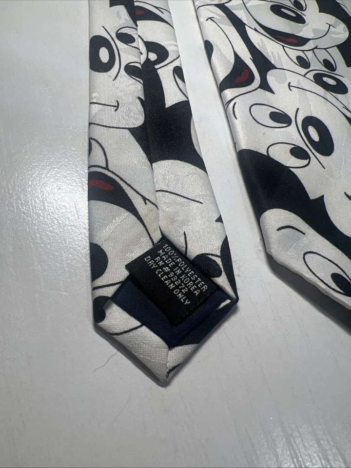 Corbata para hombre Disney Mickey Unlimited con gráfico estampado completo de Mickey Mouse (E2-23) Foto 3 de 4