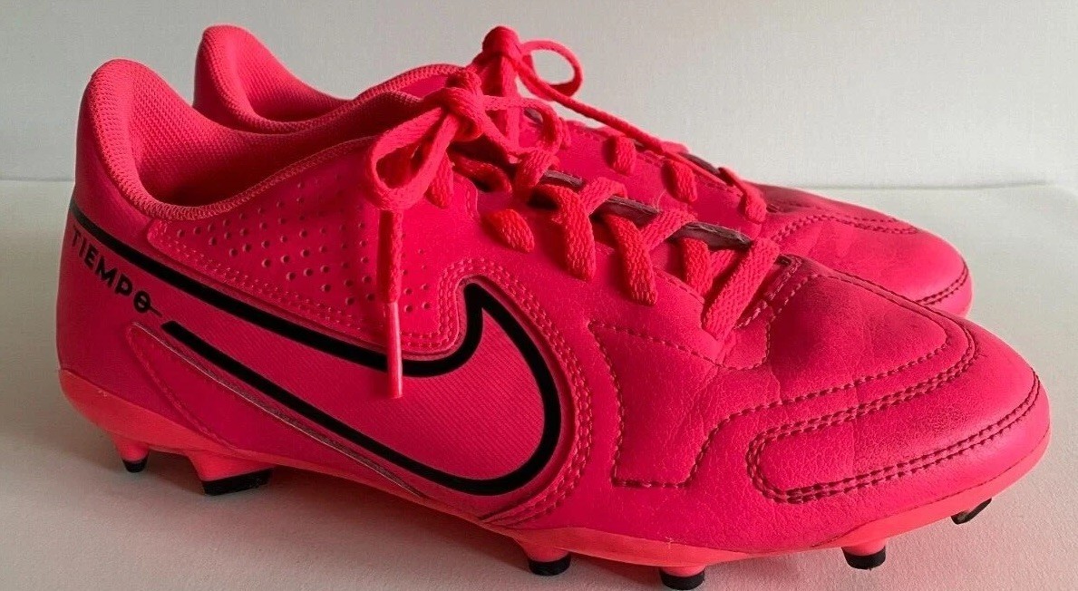 NIKE JR. TIEMPO LEGEND 9 Club, FG/MG Soccer Cleats. Pink Size 6Y