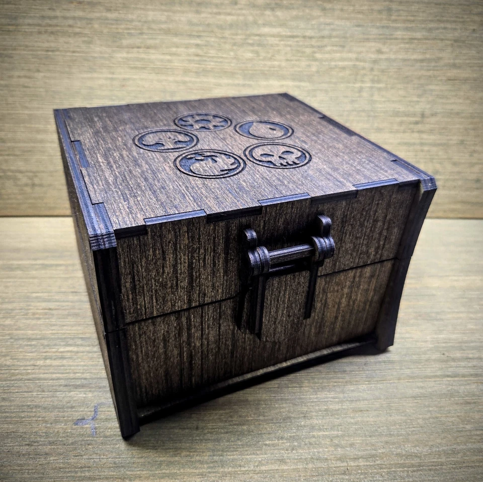 Large Magic the Gathering Inspired Card Box | Holds up to 500 Sleeved cards - Image 2 of 4