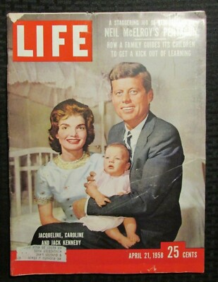 洋書ハードカバー LIFE Kennedy レアシングルレコード付き 1958 April 21 LIFE Magazine GD+ 2.5 JFK Jackie & Caroline Kennedy