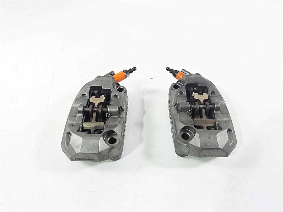 Juego de pinzas de freno delanteras Brembo Ducati Hypermotard 821 SP 2015 100 mm 61041291C Foto 2 de 4