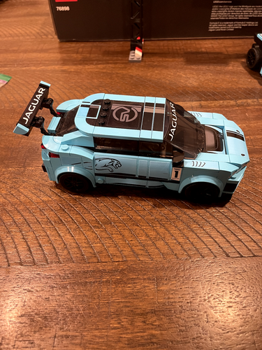 Komplett LEGO SPEED CHAMPIONS: Formel E Panasonic Jaguar Racing GEN2 c (76898) - Bild 4 von 12