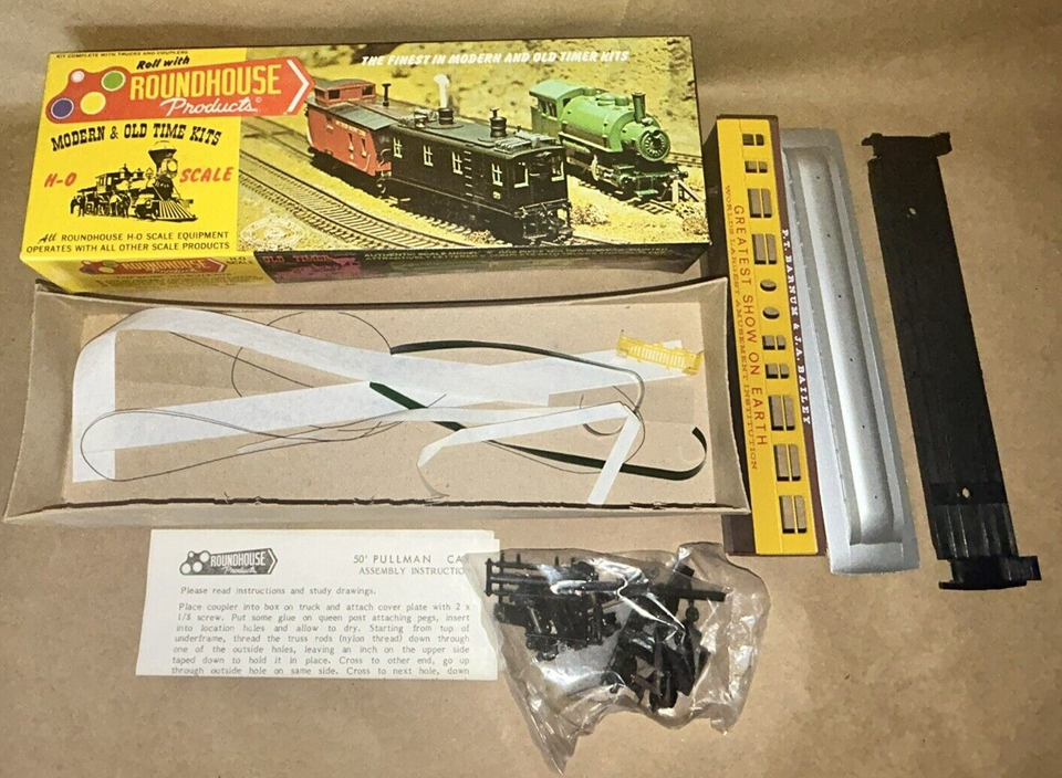 Barnum & Bailey Circus Train Freight / Passenger Cars Roundhouse