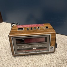Vintage Radio Alarm Clock GE General Electric AM FM Model 7-4601A - Tested