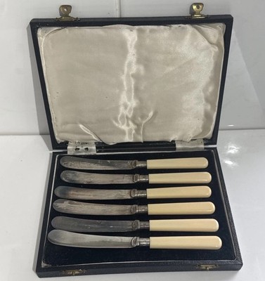Set mit sechs antiken LASCELLES EPNS Buttermessern. Guter Zustand. Verpackt. Carreras