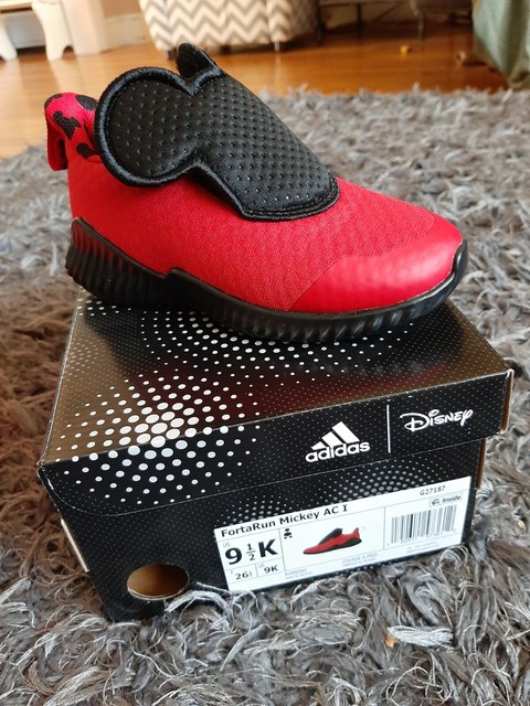 adidas heel slip