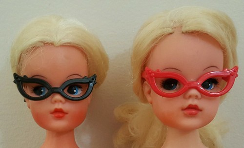 Vintage Style Cats eyes glasses Sindy Bratz Monster High dolls Red White Black - Picture 2 of 10