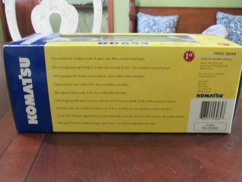 FIRST GEAR 1/50 KOMATSU IOWA GD655 MOTORGRADER W/SNOW EQUIPMENT - NIB - Picture 9 of 10