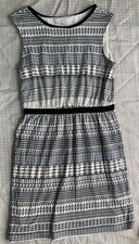 Ann Taylor loft Woman’s extra small sleeveless dress black and Ivory
