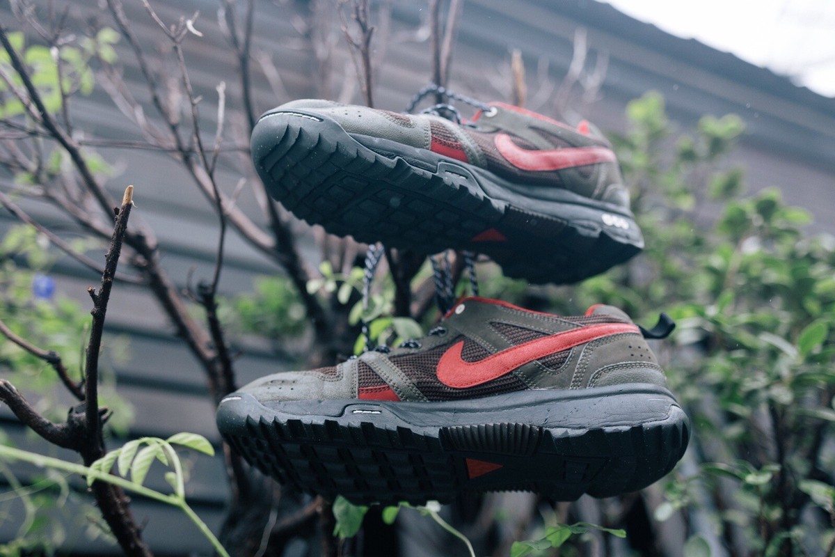 Nike ACG Rongbuk Khaki Red Sz US 8 EUR 41 Men display picture 1