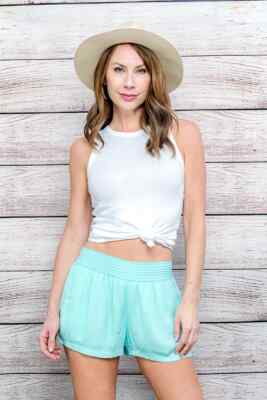 NEW JUNIOR SHORTS Turquoise Size MEDIUM 