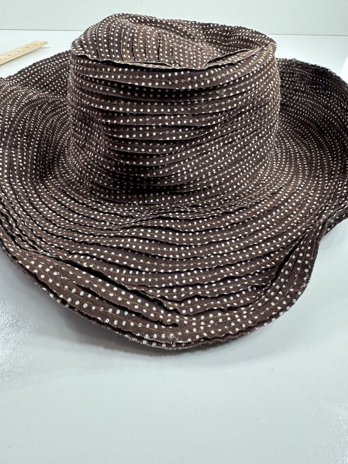 Wallaroo Hat Co Scrunchie Poseable Brim Brown Whi… - image 17