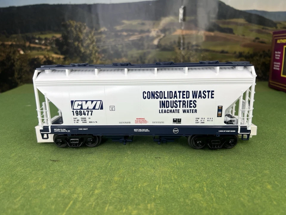 MTH PREMIER 20-97688 CONSOLIDATED WASTE INDUSTRIES 2-BAY CF HOPPER RN#198477 NIB - Image 2 of 4