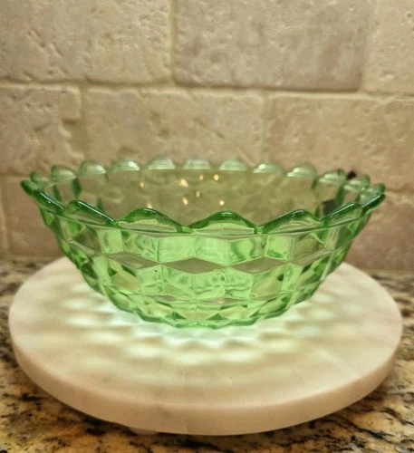 JEANNETTE GLASS CO. CUBIST or CUBE GREEN 7-1/2" POINTED-EDGE LARGE BERRY BOWL!