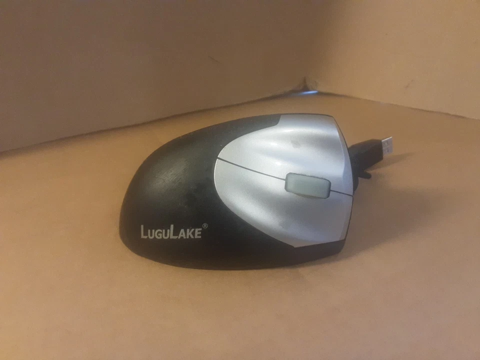 LUGULAKE Vertical Ergonomic ,Optical , Wired, Right Hand St PLS READ - Image 2 of 4