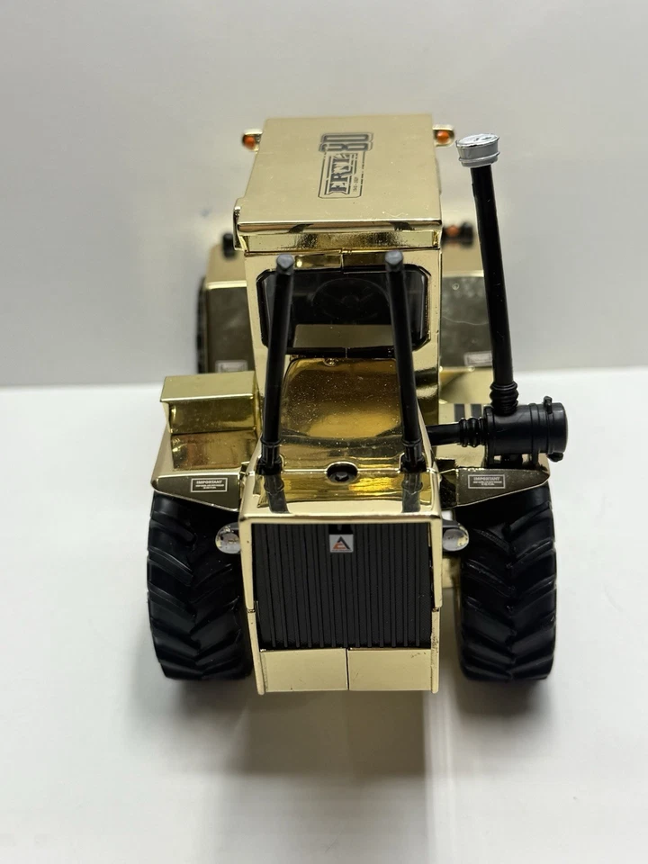 1/32 Ertl Allis chalmers 440 Tractor Gold Chase - Image 3 of 4