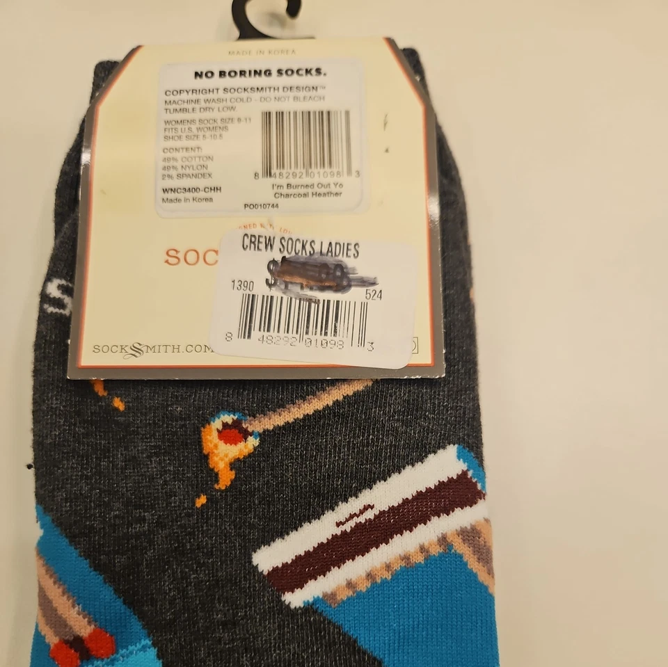 Socksmith Women's Crew Socks Burned Out Fun Novelty Footwear - Imagem 4 de 4