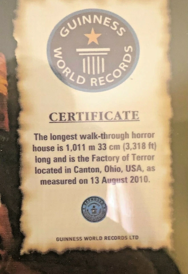 Reloj de pared Guinness World Records Factory of Terror Zombie Horror House RARO DIFÍCIL DE ENCONTRAR Foto 3 de 4