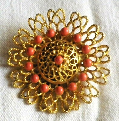 Broche Vintage Ajourée En Métal Doré Avec Perle Orange - Bijou Ancien Années 70