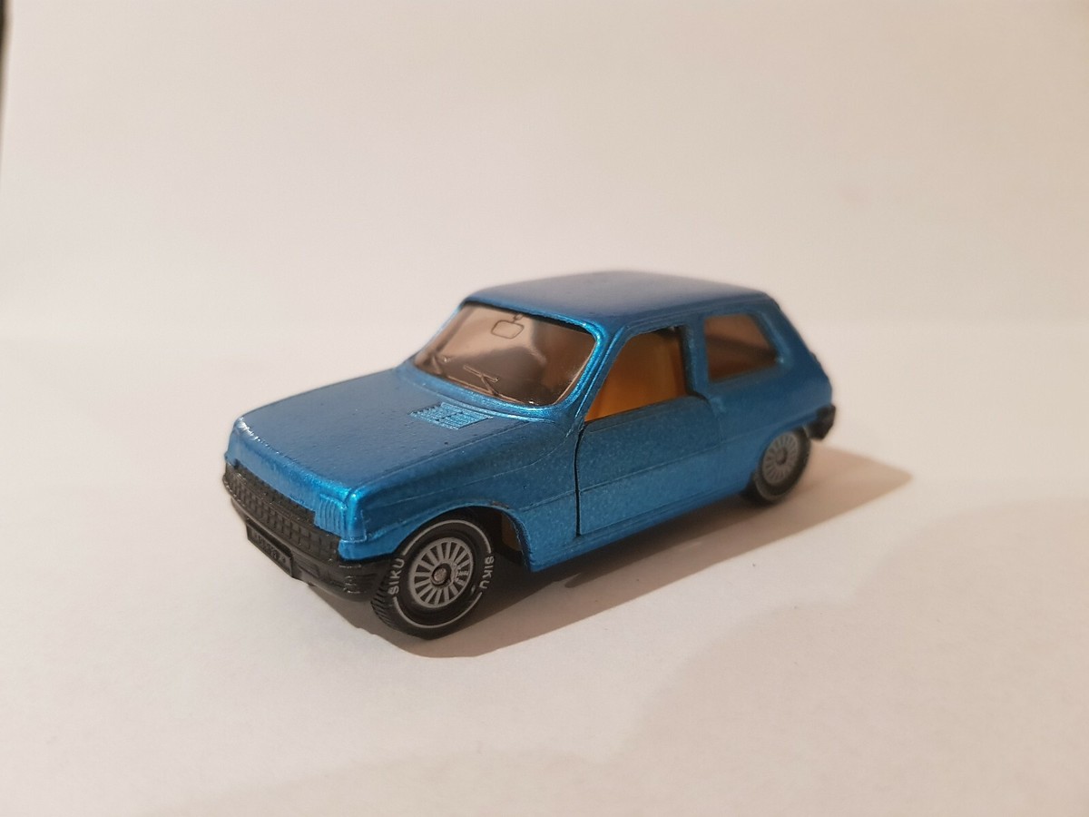 ミニカー Dalia Solido NO.8 SEAT 1500 NO.9 RENAULT Dalia Solido NO.8 SEAT 1500 NO.9 RENAULT