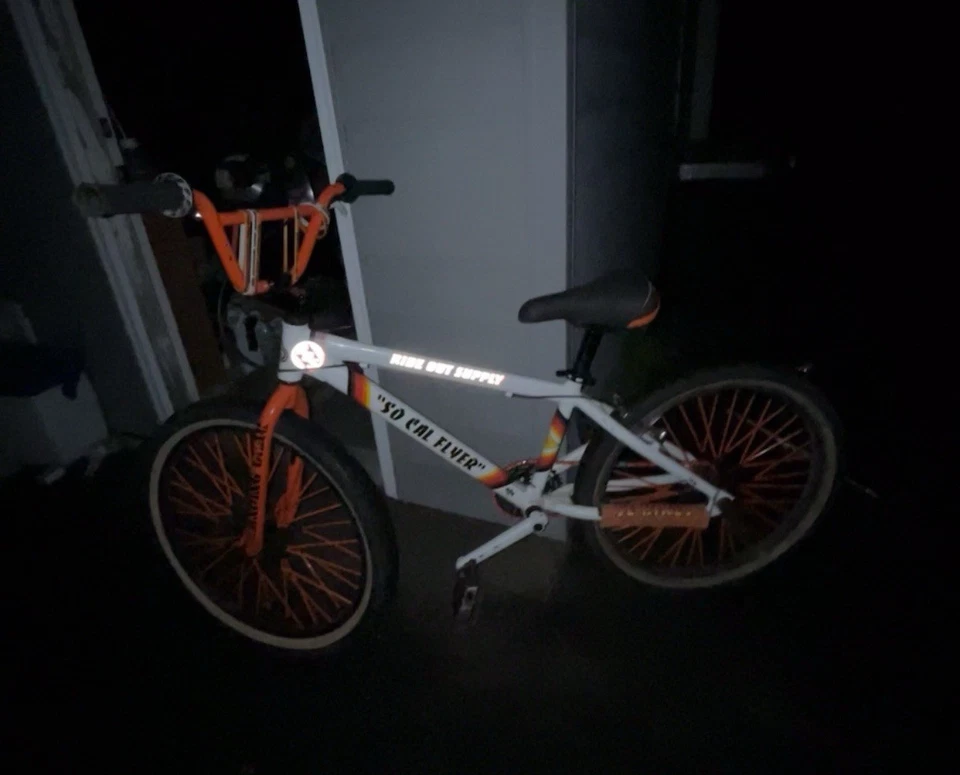 SoCal Flyer 24” This Bike Has Some Scratches From The Last Owner. - Image 3 of 4