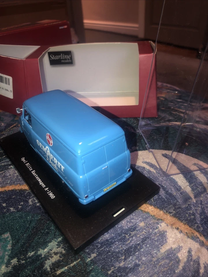 Starline Opel Blitz Kastenwagen in 1:43 scale 530538 Semperit Mint Boxed — 第 4/4 张图片