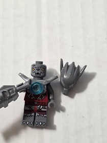 LEGO Wakz wolf minifigure Silver Armor Legends of Chima 70009 loc008