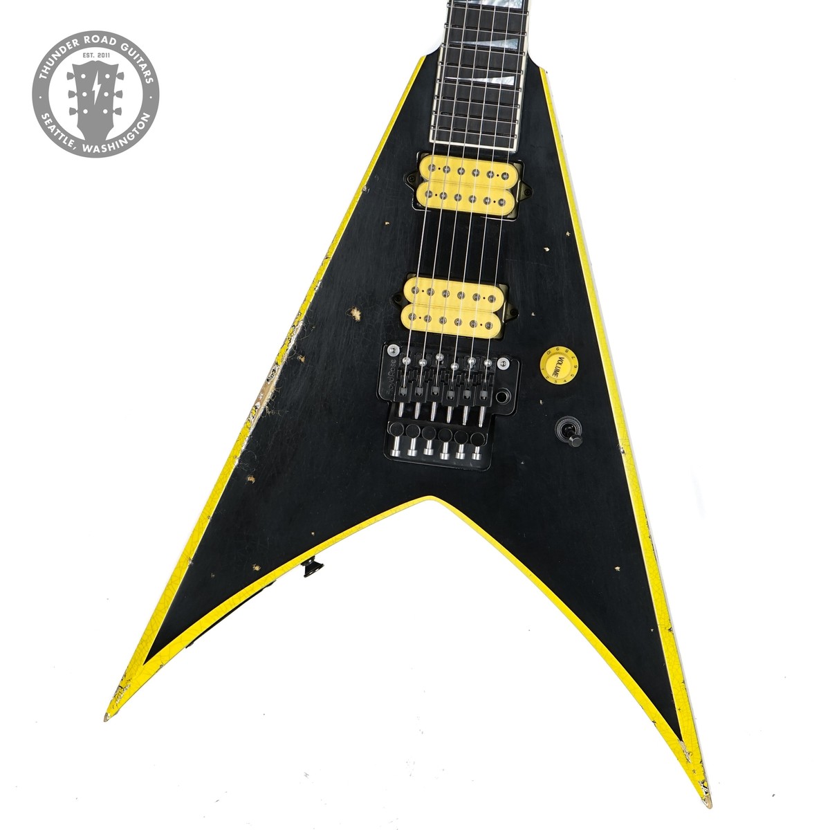 New Jackson Custom Shop King V Relic Black w/ Yellow Bevels Nitro