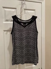 Worthington Womens Pretty Black white ￼Sleeveless flowing ￼Top Size M