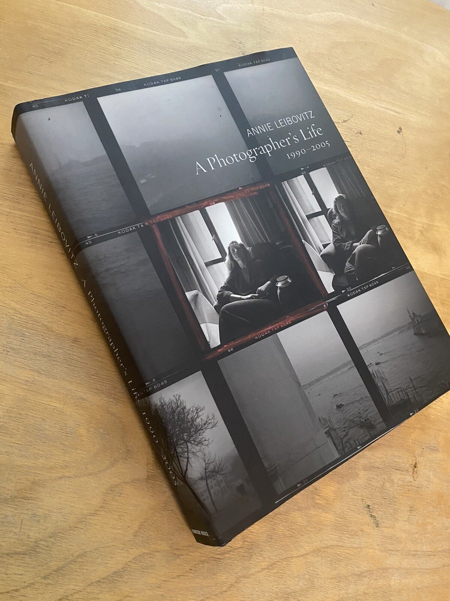 SIGNED - Annie Leibovitz A Photographer's Life 1990-2005 1st Ed