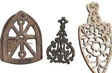 Vintage Cast Iron Trivets Lot Of 3 Footed Irons/Pots/Decoration Black USED USA