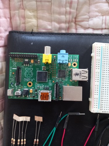 Raspberry Pi electronic starter kit (Monk makes) - Photo 3/24