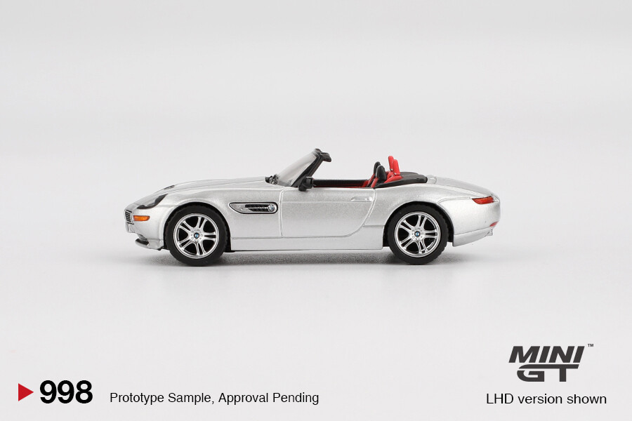 ミニッツ  美品　入手困難　BMW Z8 Silver ミニッツ 美品 入手困難 BMW Z8 Silver BMW Z8 - 1/38 Maisto