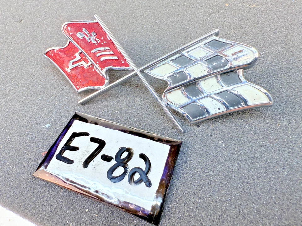 OEM 1968 1969 1970 1971 1972 CHEVROLET CORVETTE NARIZ EMBLEMA PLACA DE IDENTIFICACIÓN E7-82 Foto 3 de 4