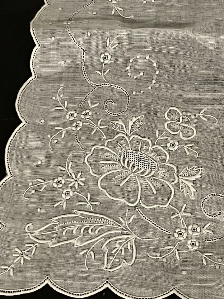 Pañuelo de boda vintage blanco Madeira muy bordado Foto 4 de 4
